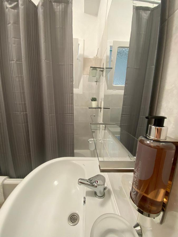 Dimora De Amicis 88 Apartman Bari Kültér fotó